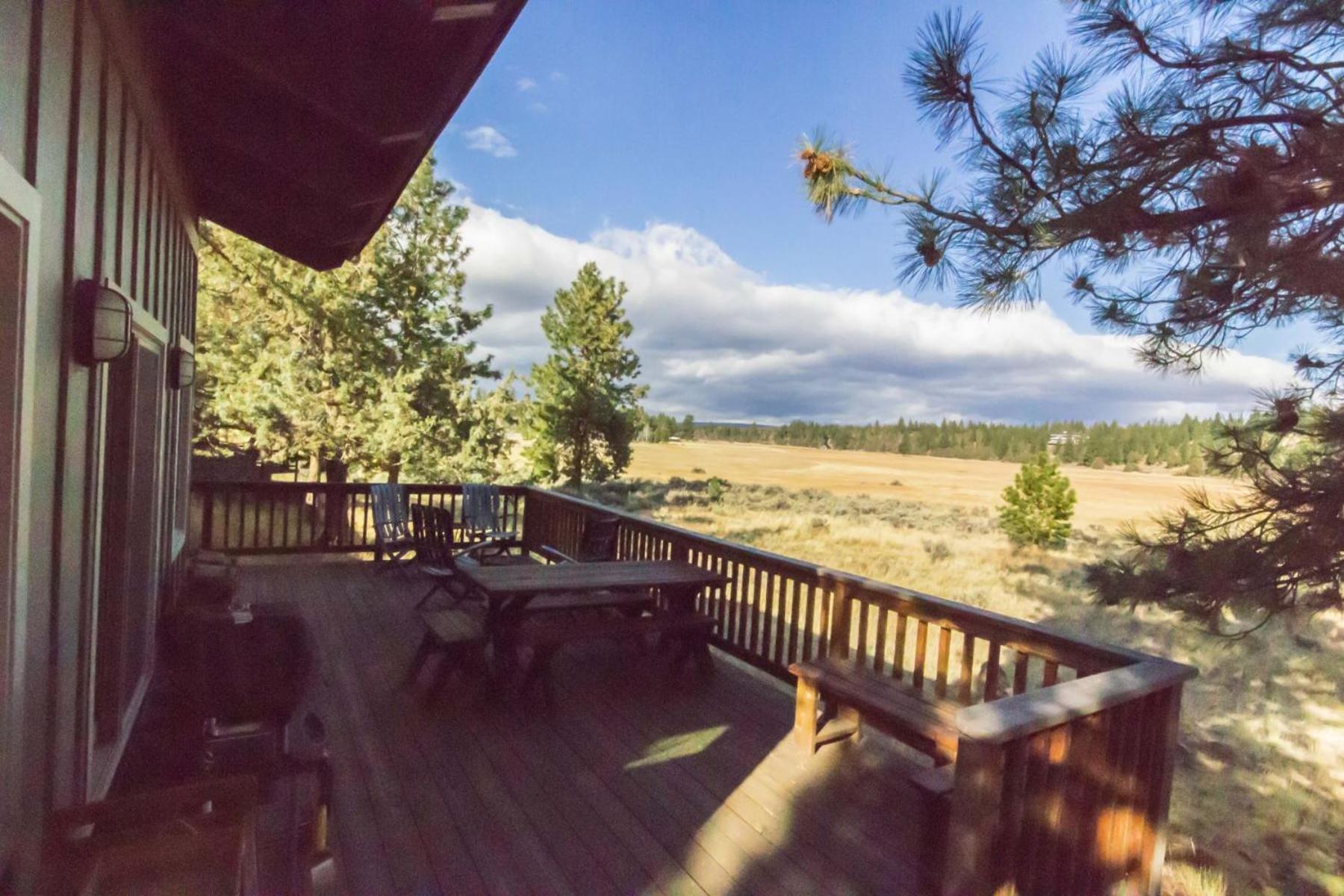 Meadow View Cabin Sisters Bagian luar foto