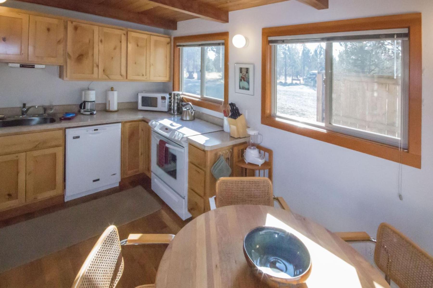 Meadow View Cabin Sisters Bagian luar foto