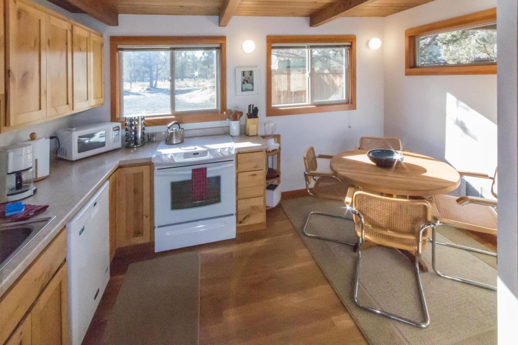 Meadow View Cabin Sisters Bagian luar foto